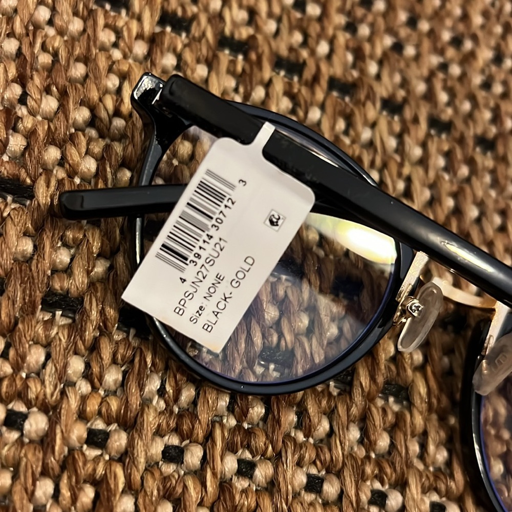 Glasses - Picture 5 of 5